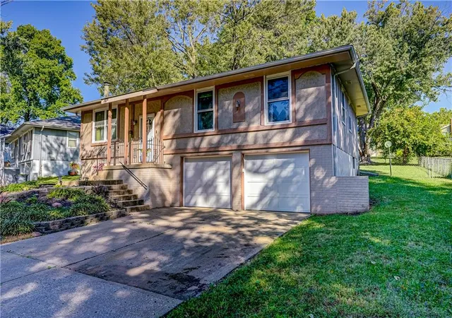 Photo 2 of Single family home for sale at 2409 Sw South Ct, Blue Springs, MO 64015 | MLS# 2646754 | Listing updated on 2026-10-17