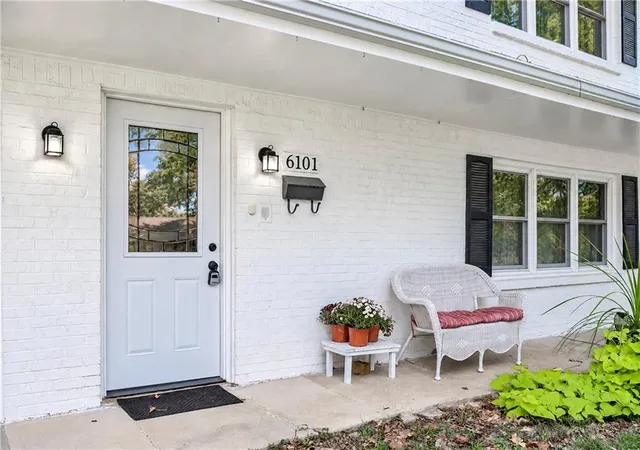 Photo 2 of Single family home for sale at 6101 Englewood Ave, Raytown, MO 64133 | MLS# 2646755 | Listing updated on 2026-10-18