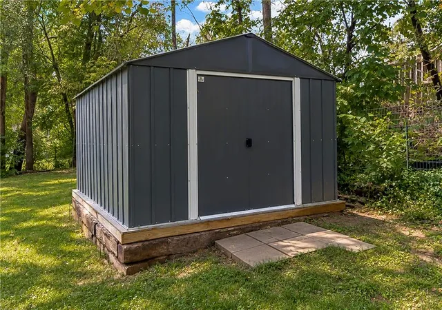Photo 30 of Single family home for sale at 6101 Englewood Ave, Raytown, MO 64133 | MLS# 2646755 | Listing updated on 2026-10-18