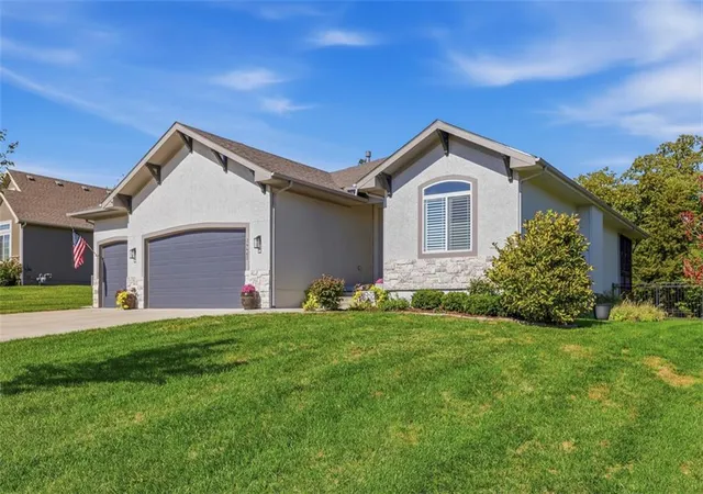 Photo 3 of Single family home for sale at 34462 W 82nd Street, De Soto, KS 66018 | MLS# 2646757 | Listing updated on 2026-10-23