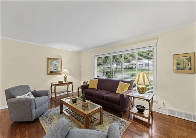 Photo 2 of Single family home for sale at 6527 Maple Dr, Mission, KS 66202 | MLS# 2646760 | Listing updated on 2026-10-23