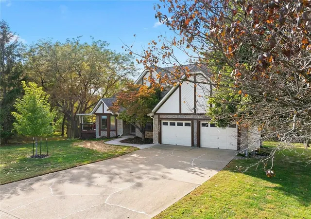 Photo 3 of Single family home for sale at 1320 S 105th Street, Kansas City, KS 66111 | MLS# 2646769 | Listing updated on 2026-10-23