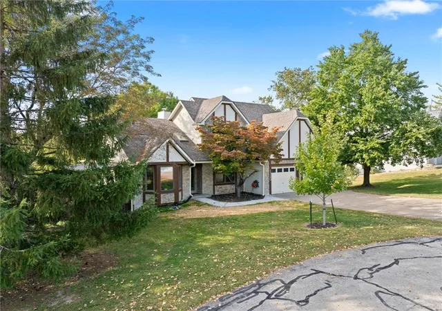 Photo 4 of Single family home for sale at 1320 S 105th Street, Kansas City, KS 66111 | MLS# 2646769 | Listing updated on 2026-10-23
