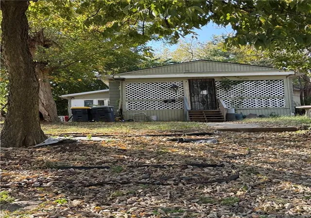 Photo 1 of Single family home for sale at 8034 Euclid Ave, Kansas City, MO 64132 | MLS# 2646771 | Listing updated on 2026-10-20