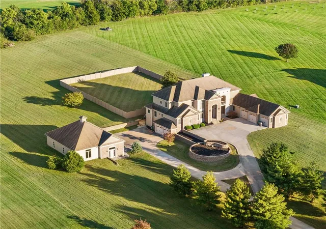 Photo 1 of Mansion for sale at 9701 Windsor Dr, Lees Summit, MO 64086 | MLS# 2646775 | Listing updated on 2026-10-30