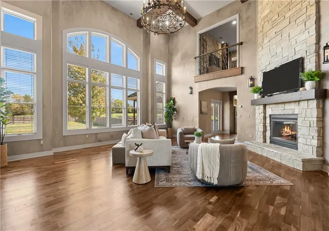 Photo 3 of Single family home for sale at 9701 Windsor Dr, Lees Summit, MO 64086 | MLS# 2646775 | Listing updated on 2026-10-30