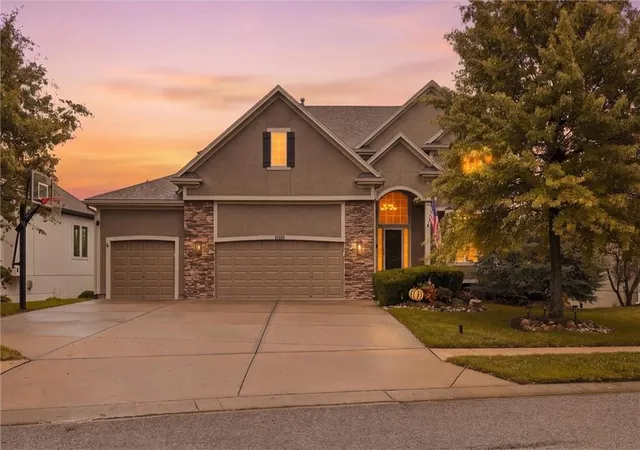 Photo 2 of Single family home for sale at 11018 W 163rd Terrace, Overland Park, KS 66221 | MLS# 2646782 | Listing updated on 2026-10-22