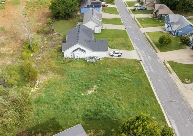 Photo 4 of Single family home for sale at 104 E Whispering Hills Blvd, Lone Jack, MO 64070 | MLS# 2646783 | Listing updated on 2026-10-16