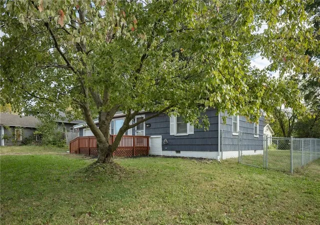 Photo 2 of Single family home for sale at 206 S Madison Ave, Knob Noster, MO 65336 | MLS# 2646785 | Listing updated on 2026-10-19