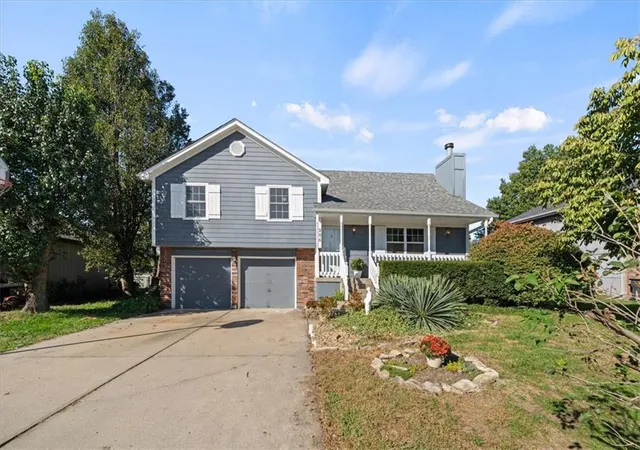 Single family home for sale at 206 Pebblebrook Ln, Grain Valley, MO 64029 | MLS# 2646786