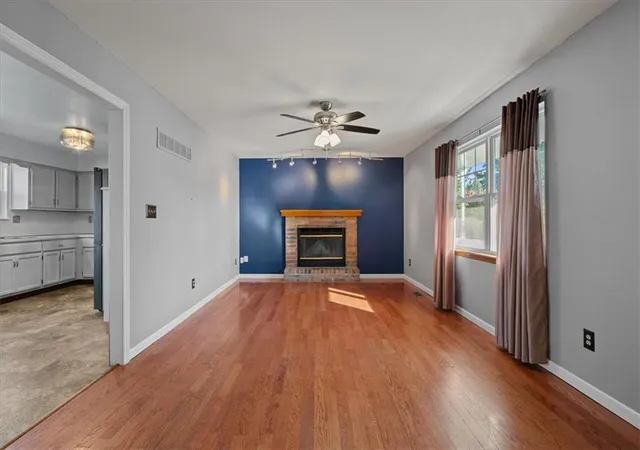 Photo 2 of Single family home for sale at 206 Pebblebrook Ln, Grain Valley, MO 64029 | MLS# 2646786 | Listing updated on 2026-10-27