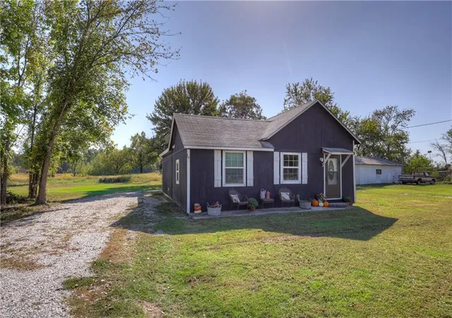 Photo 1 of Single family home for sale at 907 12th Street, Baxter Springs, KS 66713 | MLS# 2646791 | Listing updated on 2026-10-13