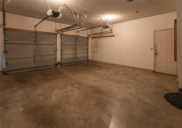 Photo 3 of Single family home for sale at 8909 E 87th Street, Raytown, MO 64138 | MLS# 2646793 | Listing updated on 2026-10-29