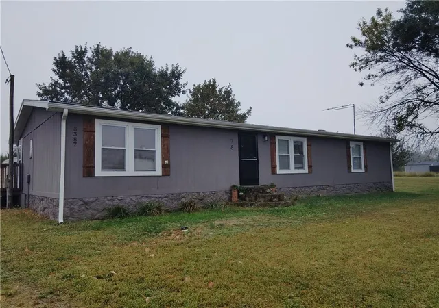 Photo 2 of Single family home for sale at 78 Newberry Dr, Linn Valley, KS 66040 | MLS# 2646801 | Listing updated on 2026-10-21
