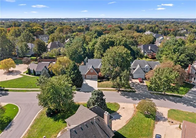 Photo 4 of Single family home for sale at 12808 Sherwood Dr, Leawood, KS 66209 | MLS# 2646802 | Listing updated on 2026-10-14