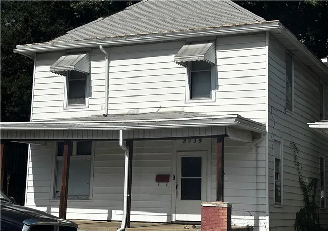 Single family home for sale at 2239 Jules St, Saint Joseph, MO 64501 | MLS# 2646804