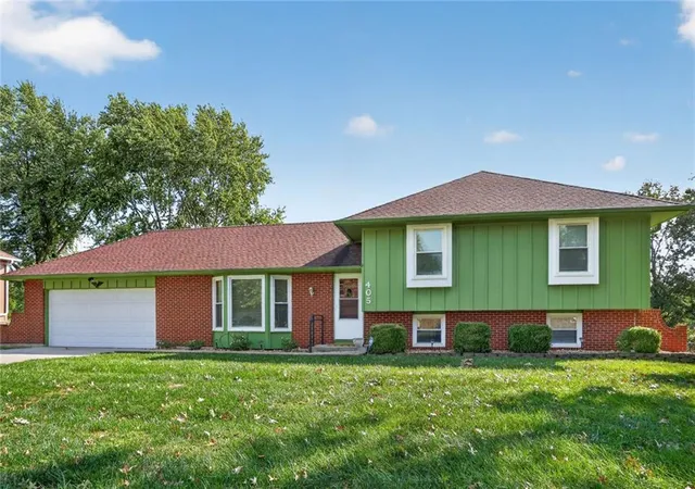 Photo 1 of Single family home for sale at 405 S Park Dr, Raymore, MO 64083 | MLS# 2646806 | Listing updated on 2026-10-18