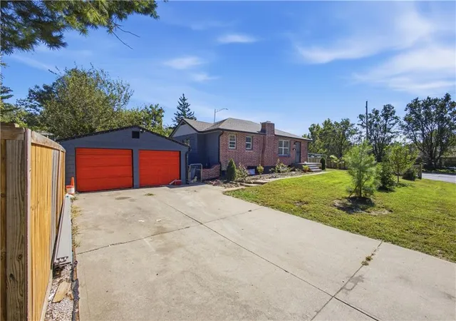 Photo 4 of Single family home for sale at 9417 Palmer Ave, Kansas City, MO 64138 | MLS# 2646809 | Listing updated on 2026-10-17