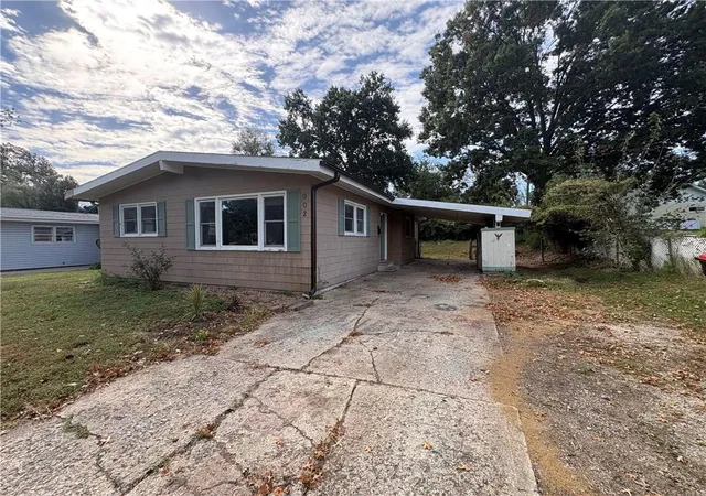 Photo 1 of Single family home for sale at 902 Broad St, Warrensburg, MO 64093 | MLS# 2646811 | Listing updated on 2026-10-29