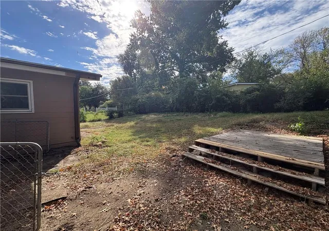 Photo 2 of Single family home for sale at 902 Broad St, Warrensburg, MO 64093 | MLS# 2646811 | Listing updated on 2026-10-29