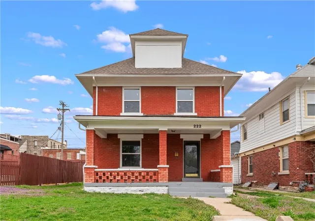 Single family home for sale at 222 N 17th Street, Kansas City, KS 66102 | MLS# 2646820