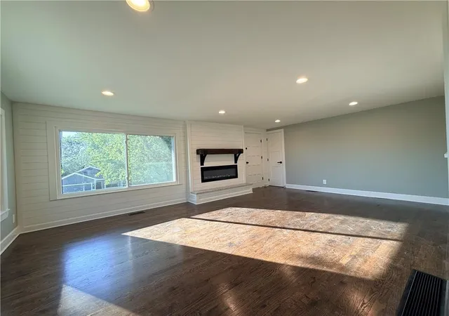 Photo 3 of Single family home for sale at 4833 N Winchester St, Kansas City, MO 64119 | MLS# 2646825 | Listing updated on 2026-10-19