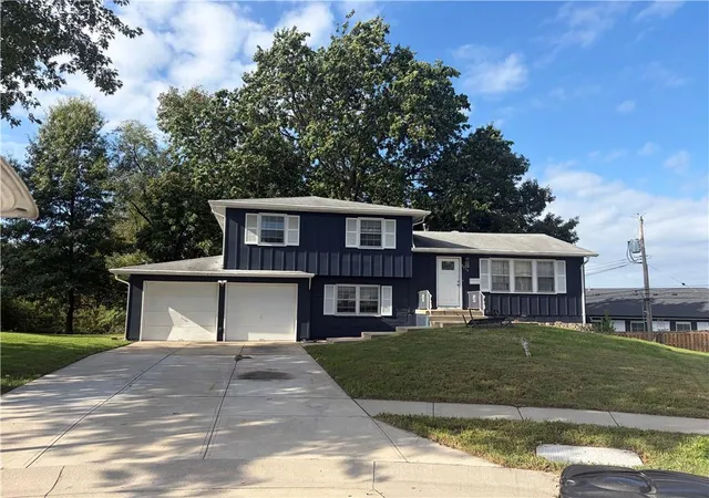 Single family home for sale at 7514 Kessler Ln, Overland Park, KS 66204 | MLS# 2646826