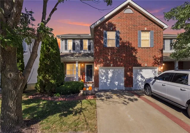 Photo 1 of Townhouse for sale at 1224 Sw Wysteria Dr, Lees Summit, MO 64082 | MLS# 2646829 | Listing updated on 2026-10-19