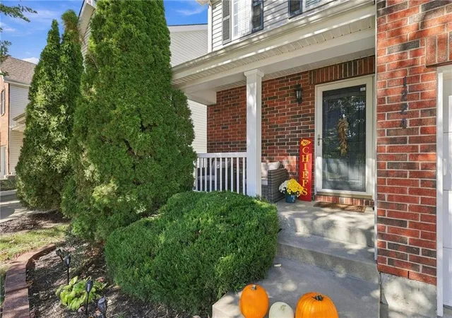 Photo 3 of Townhouse for sale at 1224 Sw Wysteria Dr, Lees Summit, MO 64082 | MLS# 2646829 | Listing updated on 2026-10-19