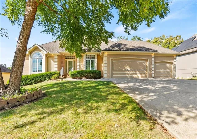 Single family home for sale at 3730 S Milton Dr, Independence, MO 64055 | MLS# 2646837
