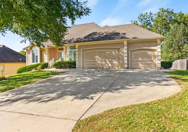 Photo 3 of Single family home for sale at 3730 S Milton Dr, Independence, MO 64055 | MLS# 2646837 | Listing updated on 2026-10-15