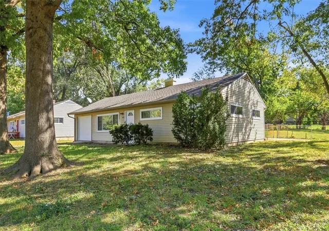 Photo 2 of Single family home for sale at 11235 Bristol Ter, Kansas City, MO 64134 | MLS# 2646853 | Listing updated on 2026-10-19