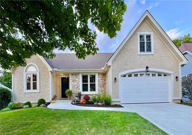 Photo 1 of Single family home for sale at 11212 W 115th Street, Overland Park, KS 66210 | MLS# 2646855 | Listing updated on 2026-10-23