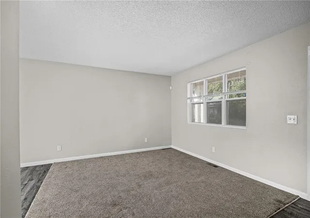 Photo 4 of Sale Pending at 1715 Borden Ave, Saint Joseph, MO 64507 | MLS# 2646859 | Listing updated on 2026-10-16