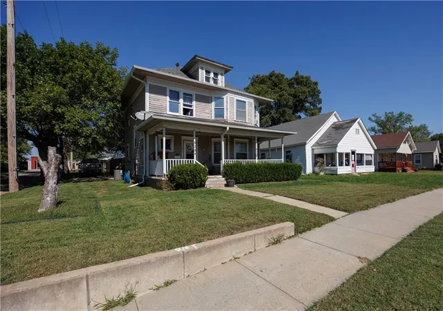 Photo 2 of Single family home for sale at 820 W Main St, Independence, KS 67301 | MLS# 2646861 | Listing updated on 2026-10-13