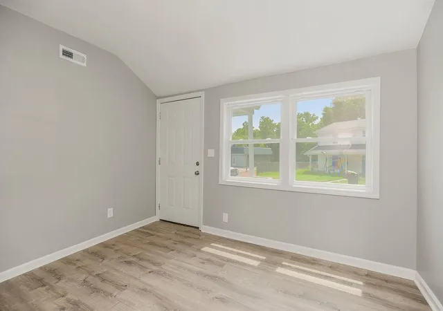 Photo 1 of Single family home for sale at 10522 E 6th Street S, Independence, MO 64053 | MLS# 2646871 | Listing updated on 2026-10-17