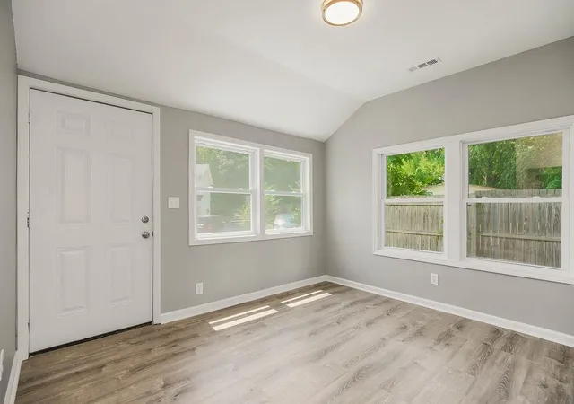 Photo 2 of Single family home for sale at 10522 E 6th Street S, Independence, MO 64053 | MLS# 2646871 | Listing updated on 2026-10-17