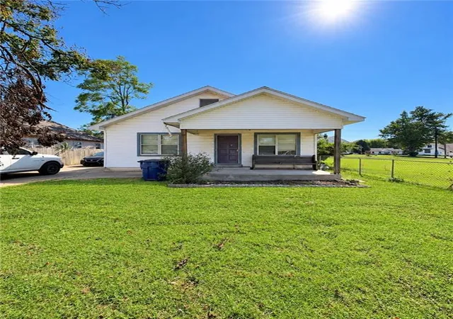 Single family home for sale at 211 West N St, Coffeyville, KS 67337 | MLS# 2646879