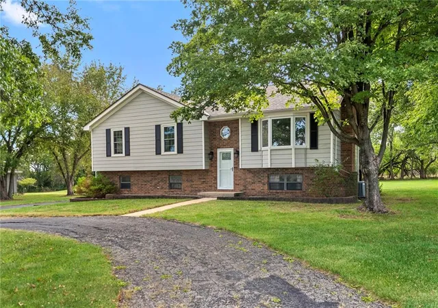 Photo 3 of Single family home for sale at 7001 West 202nd Ter, Bucyrus, KS 66013 | MLS# 2646881 | Listing updated on 2026-10-22