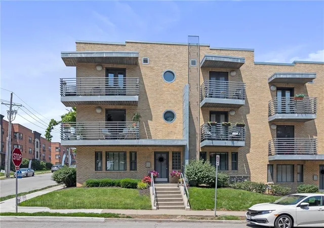 Photo 2 of Condo for sale at 4540 Broadway Blvd #1N, Kansas City, MO 64111 | MLS# 2646891 | Listing updated on 2026-10-14