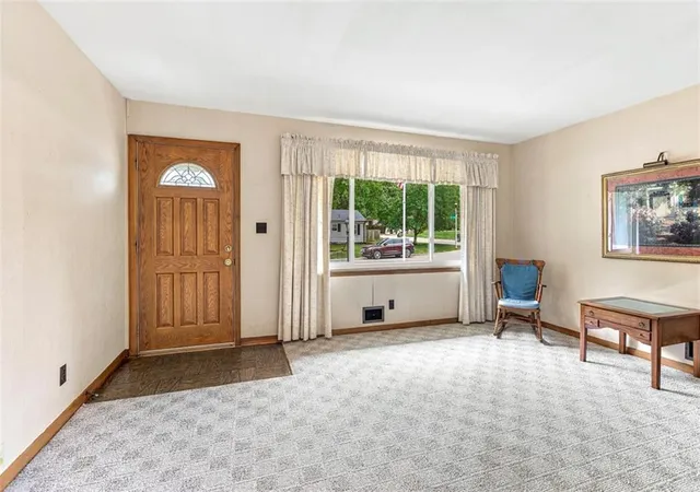 Photo 4 of Single family home for sale at 6920 W 72nd Terrace, Overland Park, KS 66204 | MLS# 2646893 | Listing updated on 2026-10-18