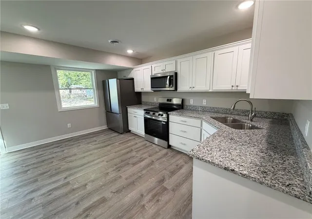 Photo 3 of Single family home for sale at 917 W Valley St, Saint Joseph, MO 64504 | MLS# 2646894 | Listing updated on 2026-10-20