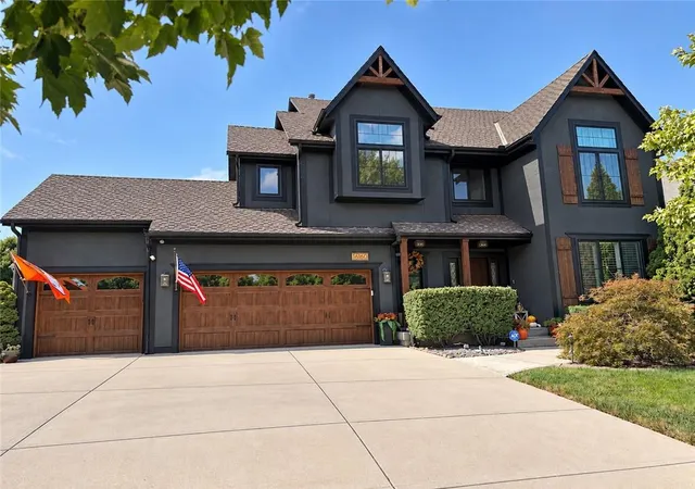 Photo 1 of Sale Pending at 16160 S Locust St, Olathe, KS 66062 | MLS# 2646896 | Listing updated on 2026-10-19