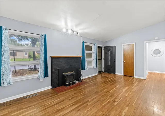 Photo 2 of Single family home for sale at 1020 Anderson St, Warrensburg, MO 64093 | MLS# 2646911 | Listing updated on 2026-10-17