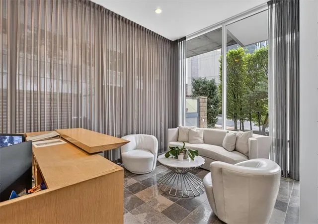 Photo 3 of Condo for sale at 4646 Broadway St #11S, Kansas City, MO 64112 | MLS# 2646912 | Listing updated on 2026-10-16