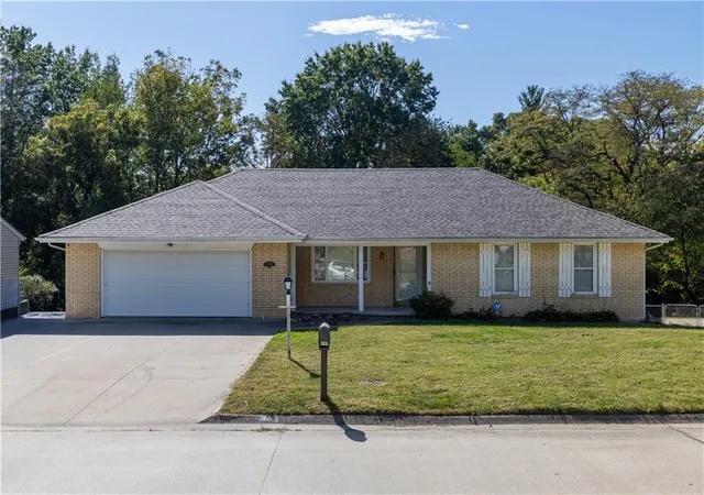 Photo 2 of Single family home for sale at 4930 Mockingbird Ln, Saint Joseph, MO 64506 | MLS# 2646917 | Listing updated on 2026-10-14