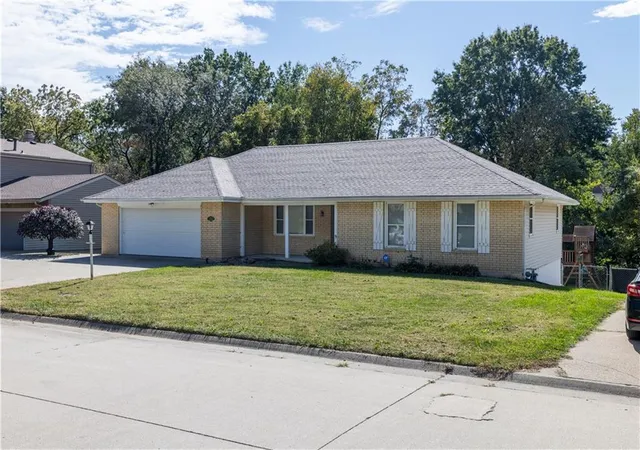 Photo 3 of Single family home for sale at 4930 Mockingbird Ln, Saint Joseph, MO 64506 | MLS# 2646917 | Listing updated on 2026-10-14