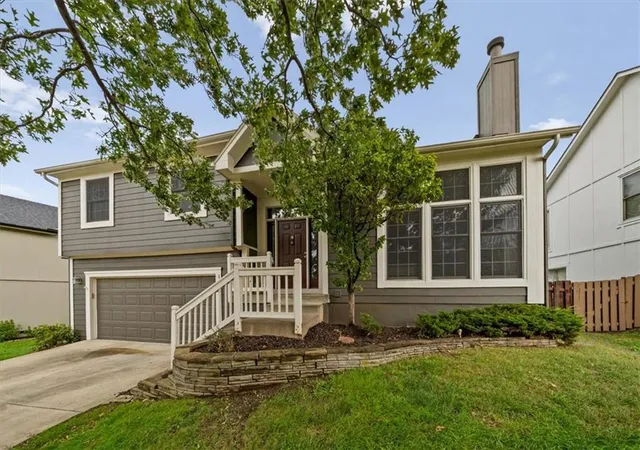 Photo 3 of Single family home for sale at 14907 S Summit St, Olathe, KS 66062 | MLS# 2646918 | Listing updated on 2026-10-22