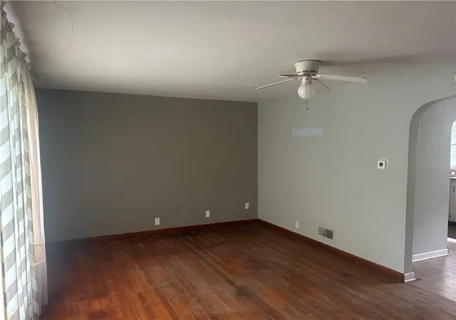 Photo 3 of Sale Pending at 6601 Farrow Ave, Kansas City, KS 66104 | MLS# 2646920 | Listing updated on 2026-10-15