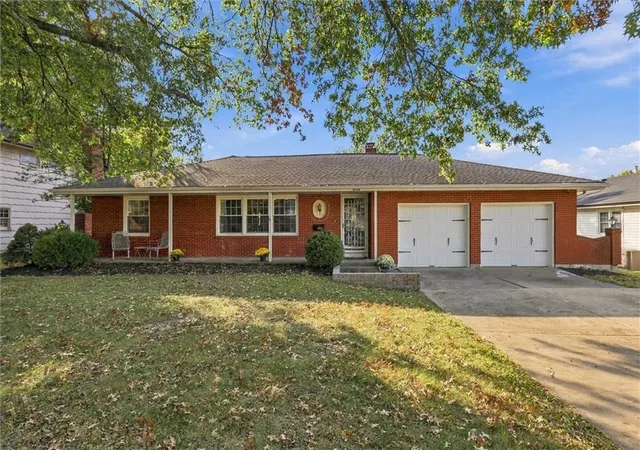 Photo 1 of Sale Pending at 8528 Maywood Ave, Raytown, MO 64138 | MLS# 2646924 | Listing updated on 2026-10-16